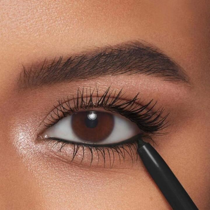 Crayon eye pencil